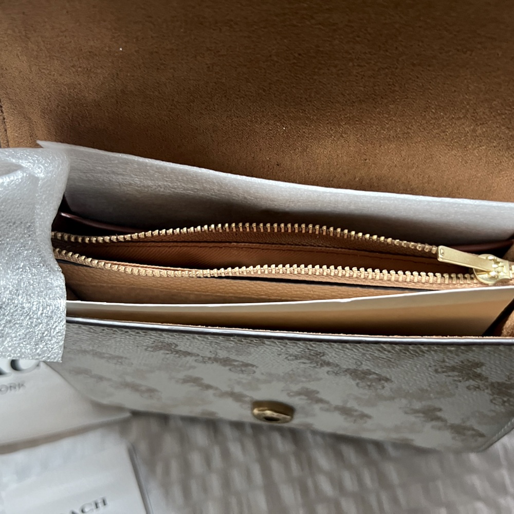 NWT Coach Beat Shoulder Bag 18 Horse & Carriage Print Brass/ Chalk Taupe $450. - Picture 7 of 7